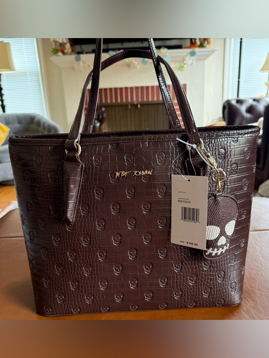 Betsey Johnson Handbags - Betsey Johnson NWT Large Chocolate Brown Croc-Embossed Skull Tote
